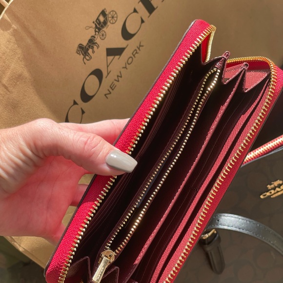 Authentic coach purse and authentic wallet - Picture 4 of 14